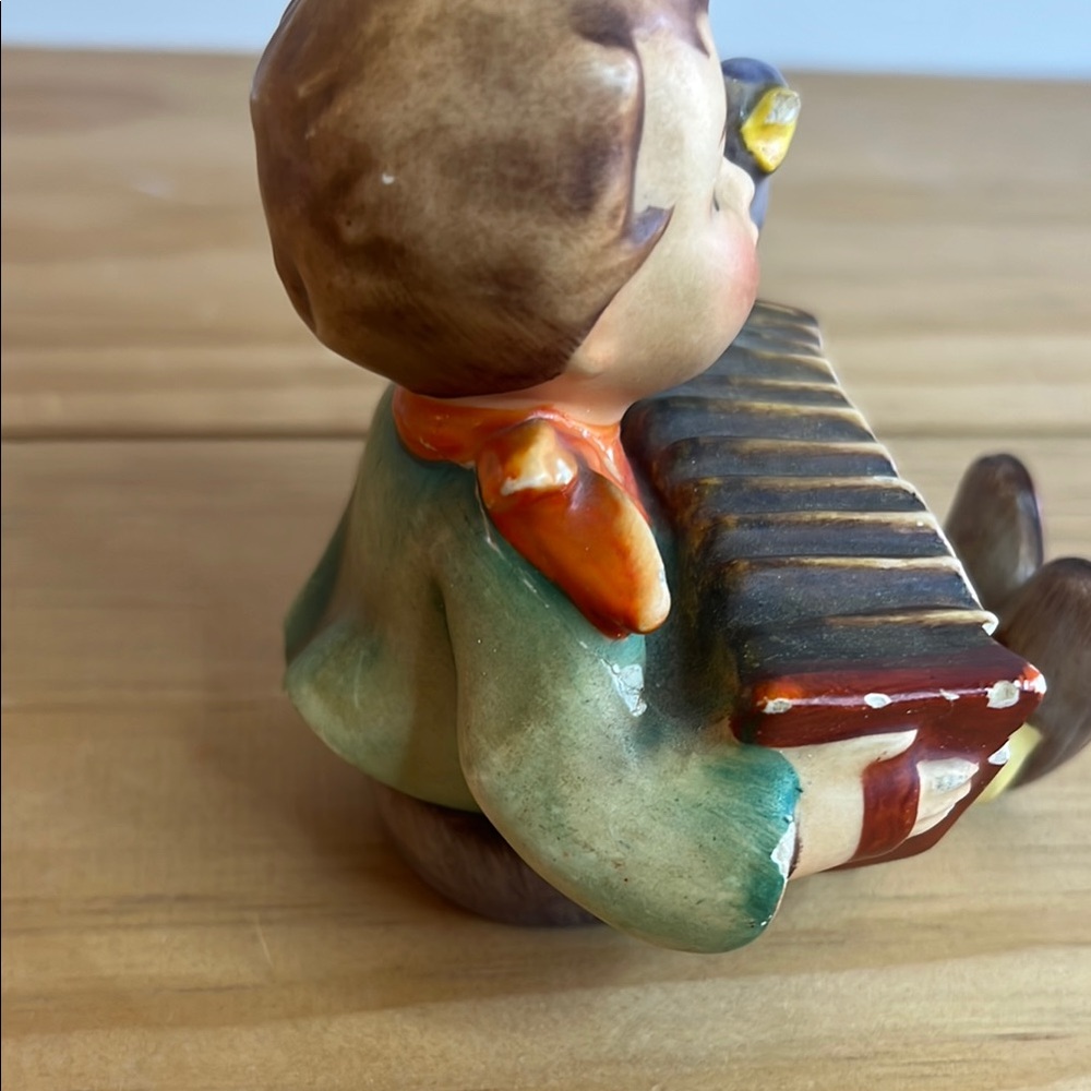 Hummel Figurine Lets Sing with Accordion and Bird 1952 TMK-2 - Picture 3 of 11